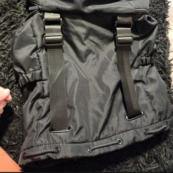 Beyond yoga - Picture 2 of 3